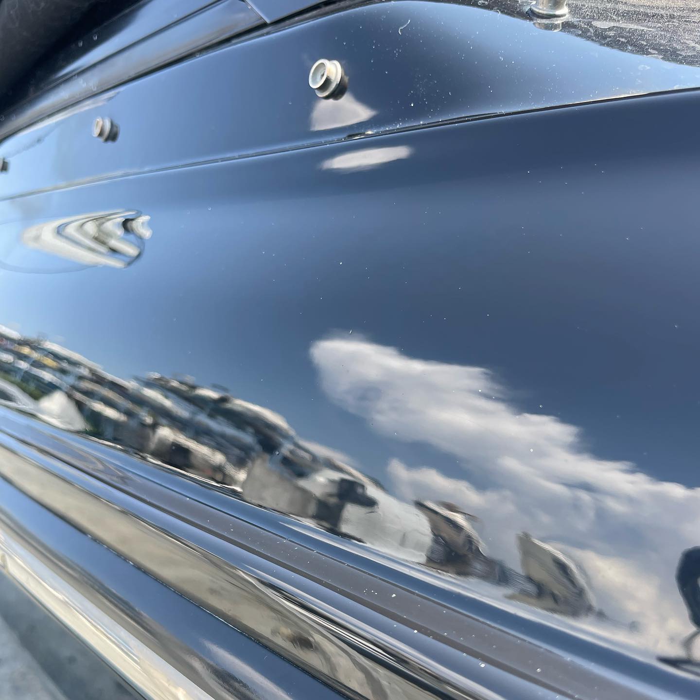 Comment reconnaître un polish de qualite? 
☀️En regardant le reflet du soleil dans le support. 
✨